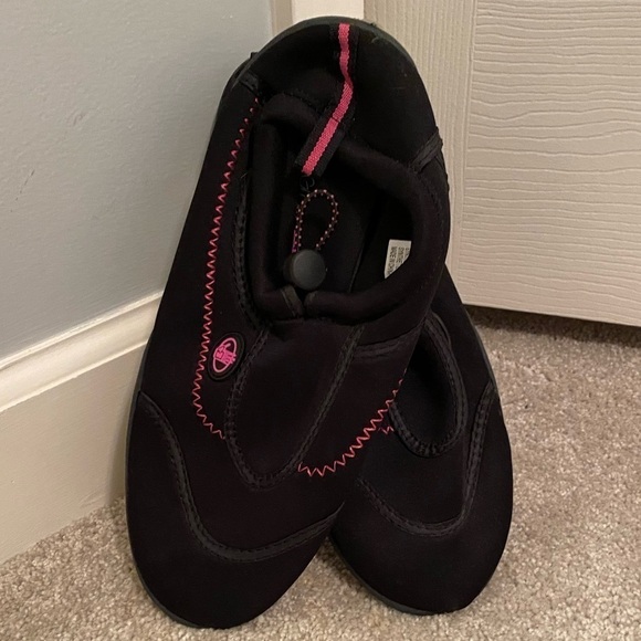 Hang Ten Women's Water Shoes - Picture 1 of 8